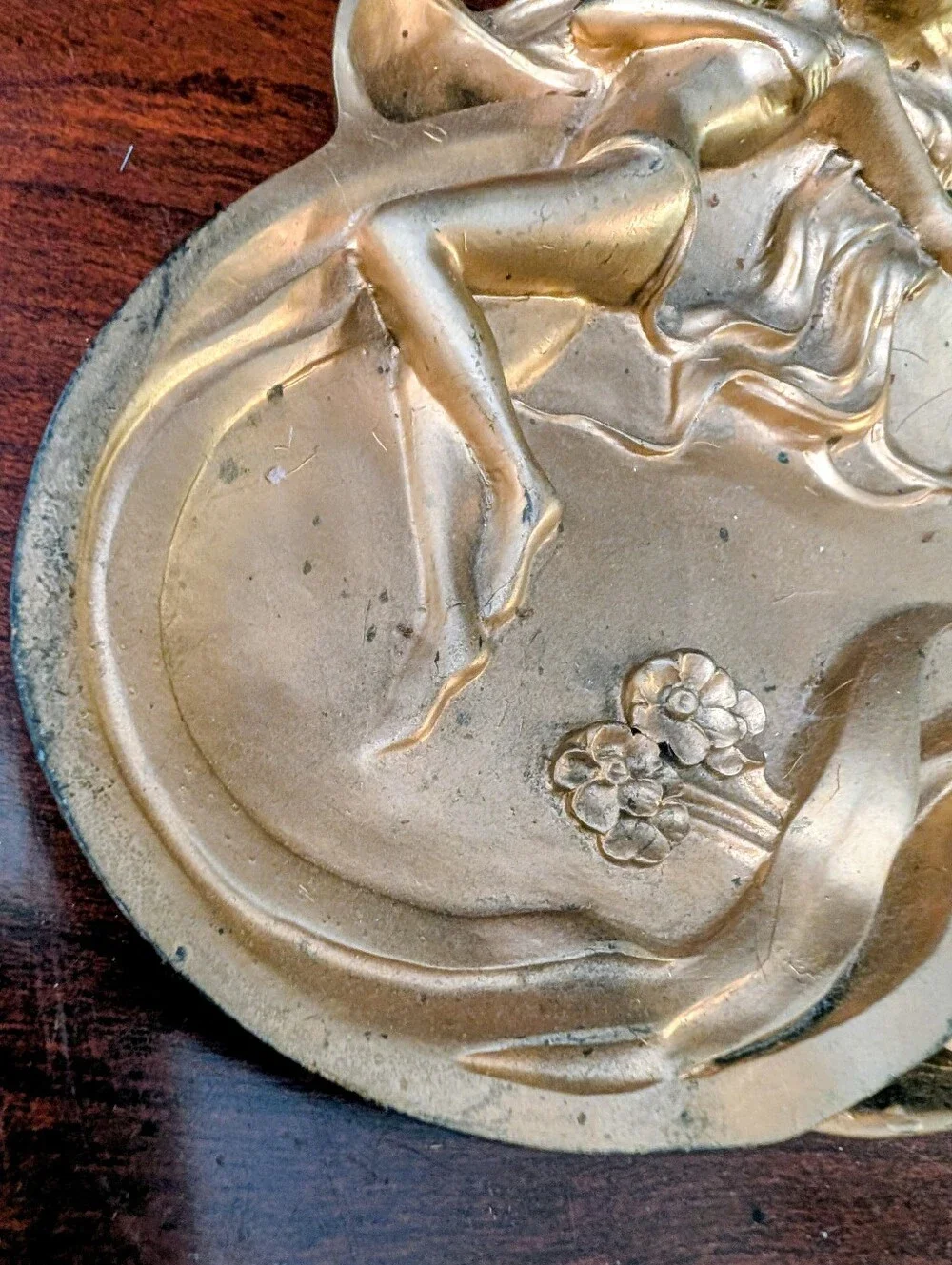 N/A elegant gold
